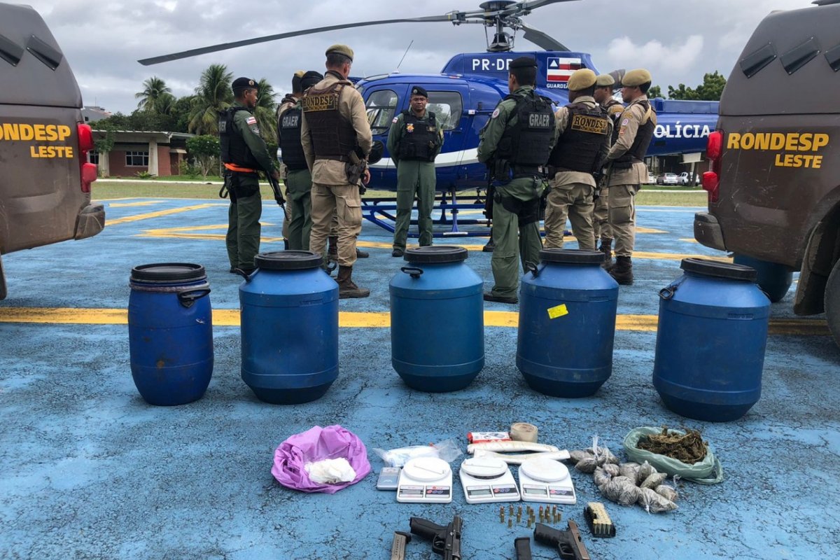 Polícia apreende drogas, armas e explosivos em Feira de Santana