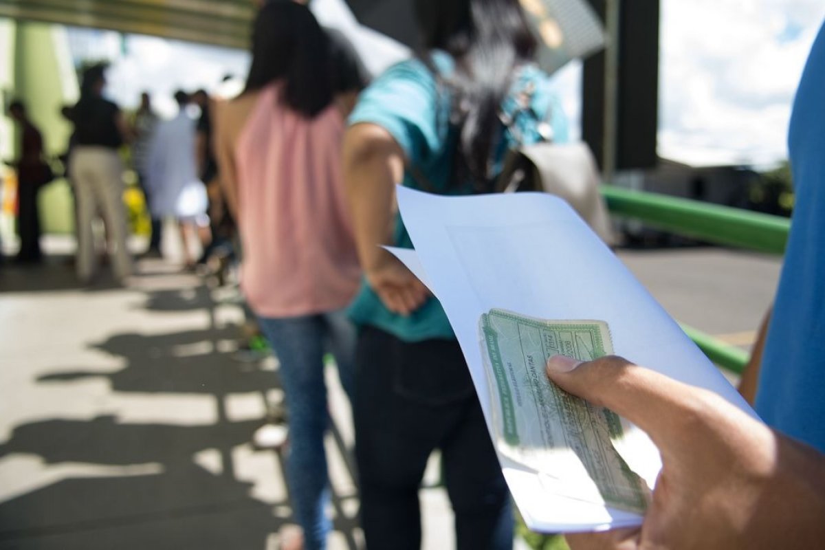 Dois em cada três brasileiros desaprovam deputados, mas não lembram voto em 2018