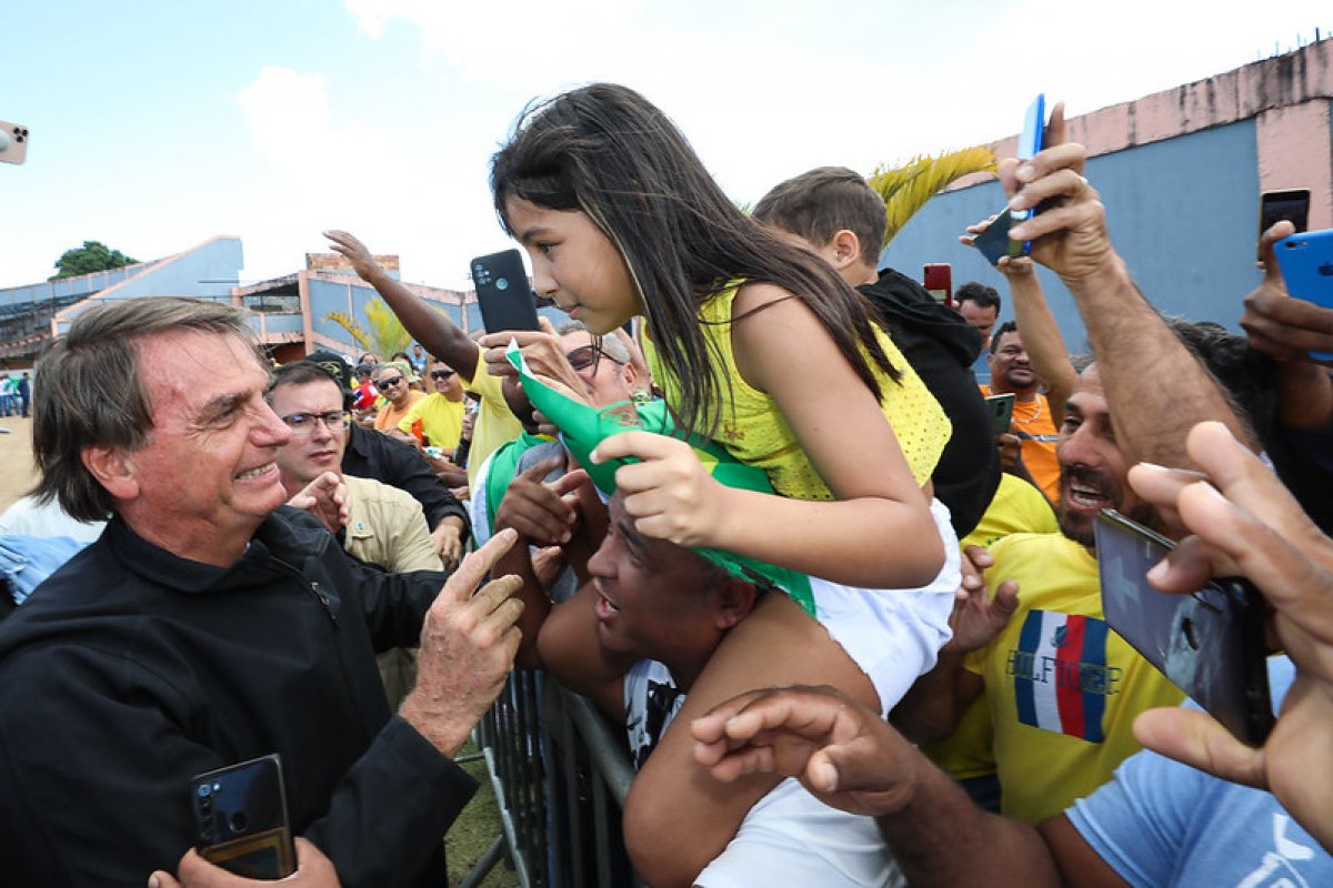 PT pede a Aras investigação contra Bolsonaro por crime de ódio