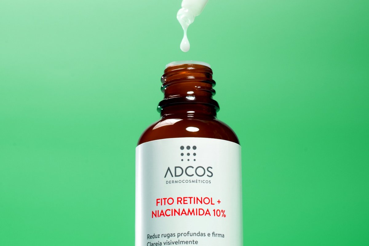 ADCOS lança primeiro Sérum que age em todos os sinais de envelhecimento!