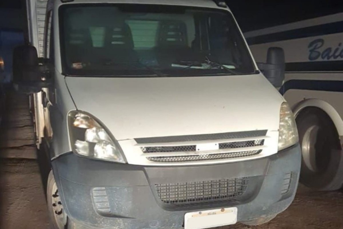 Operação policial recupera caminhões roubados em Teixeira de Freitas (BA)