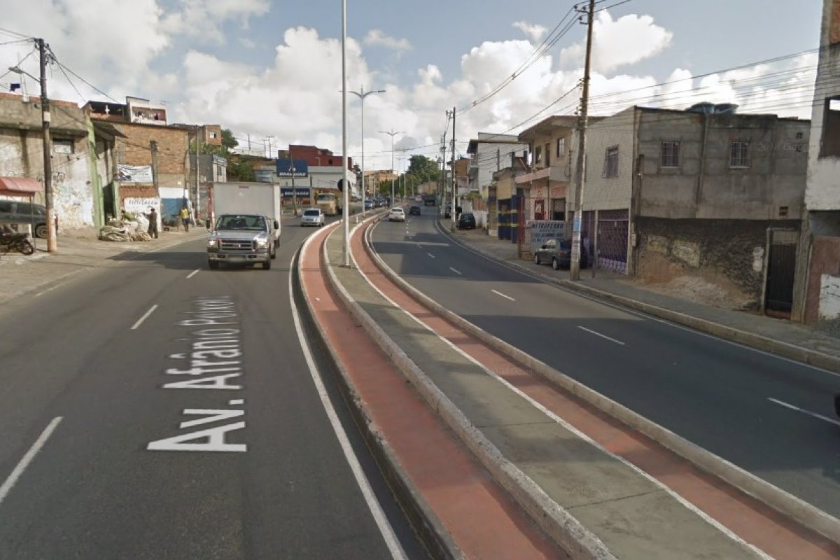 Acidente na Av. Suburbana deixa trânsito congestionado em Salvador