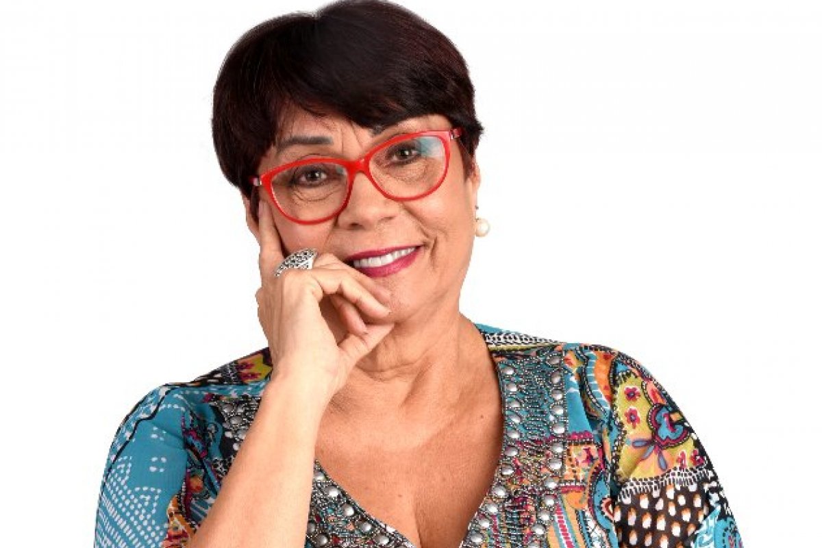 Nairzinha é “Vovó Naná” em “Vó que brinca” seu primeiro livro infantil!