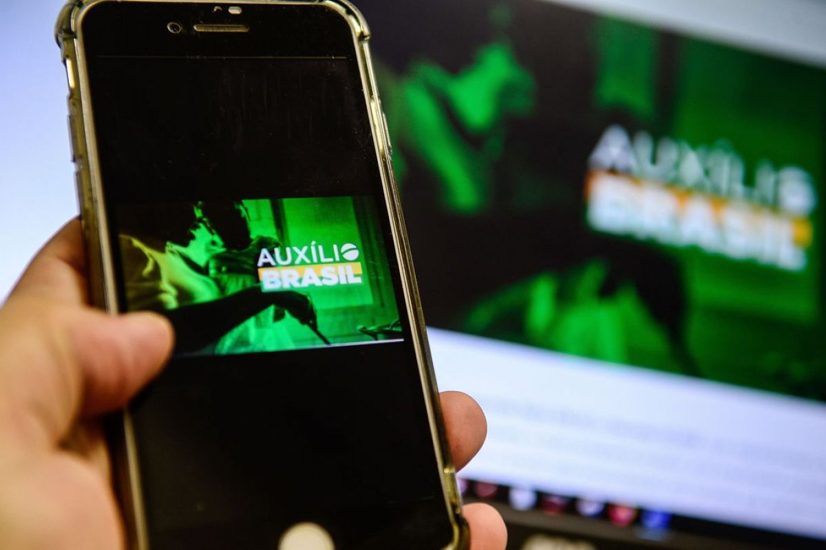 Auxílio Brasil com novo valor pode ser pago em agosto