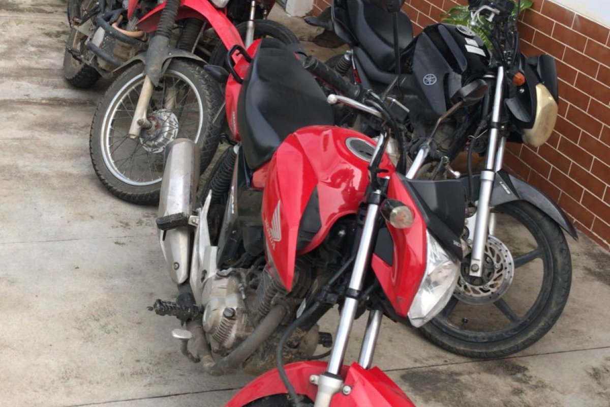 Polícia recupera motos e celulares roubados no norte da Bahia