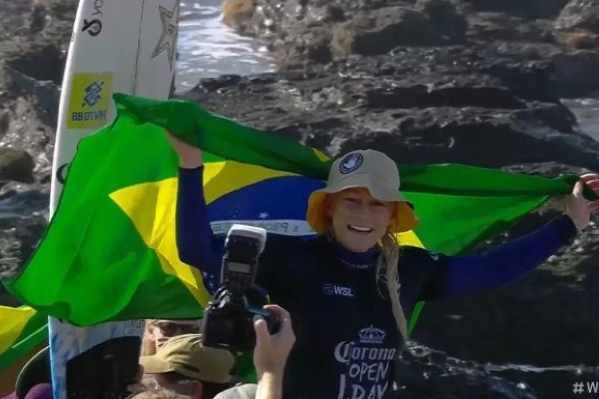 Brasileira Tatiana Weston-Webb vence etapa de J-Bay do Circuito Mundial de Surfe