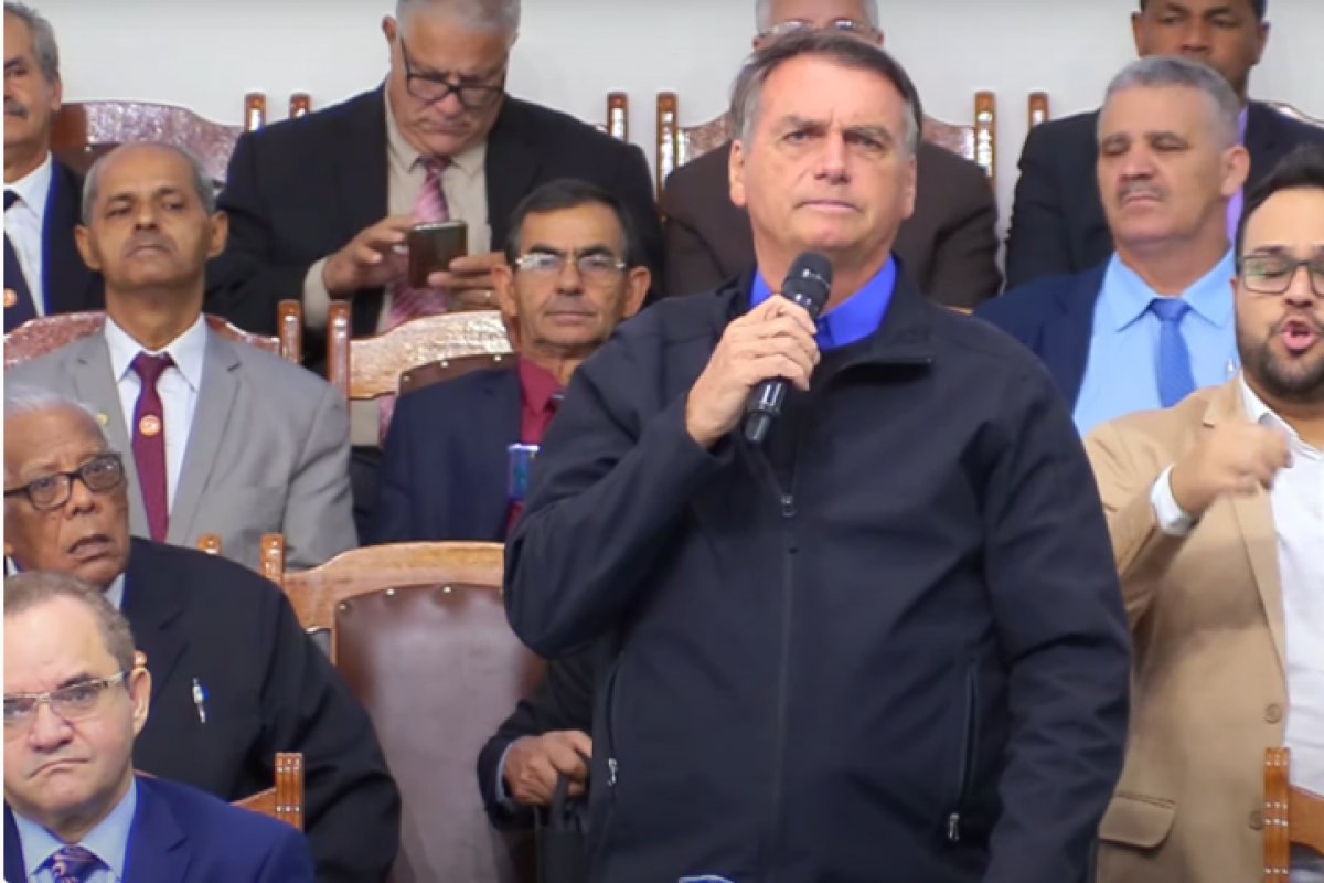 Bolsonaro fala sobre Argentina: “Será que brevemente faremos uma Operação Acolhida?"