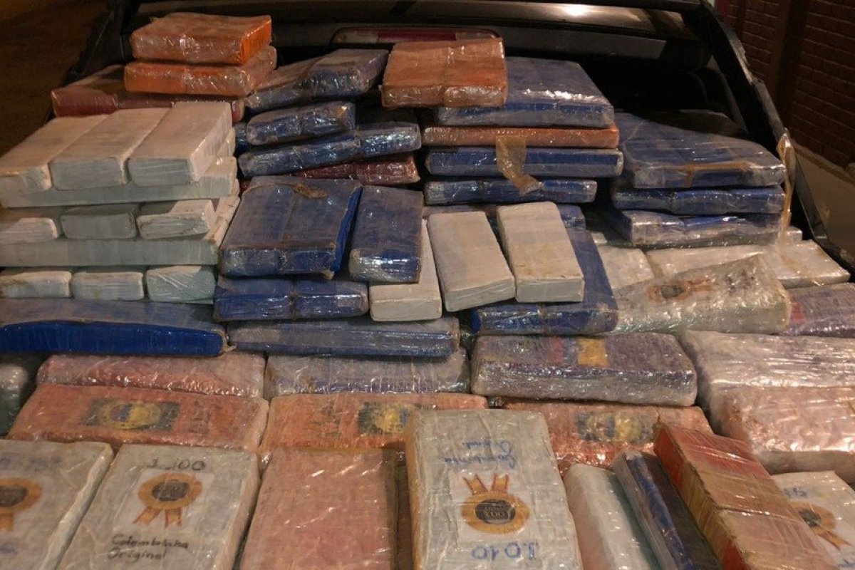 Policia apreende um tonelada de maconha e 18kg de cocaína em Vitória da Conquista