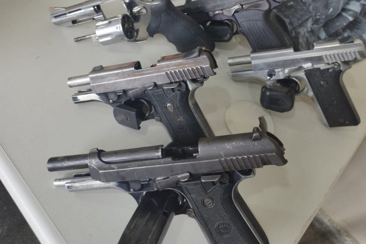 Operação Força Total: PM apreende seis armas de fogo, munições e drogas em Periperi