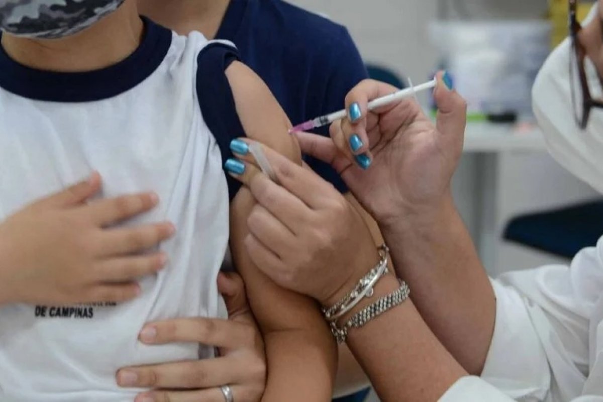Segundo Ministério da Saúde, vacinação contra sarampo está abaixo da meta no país