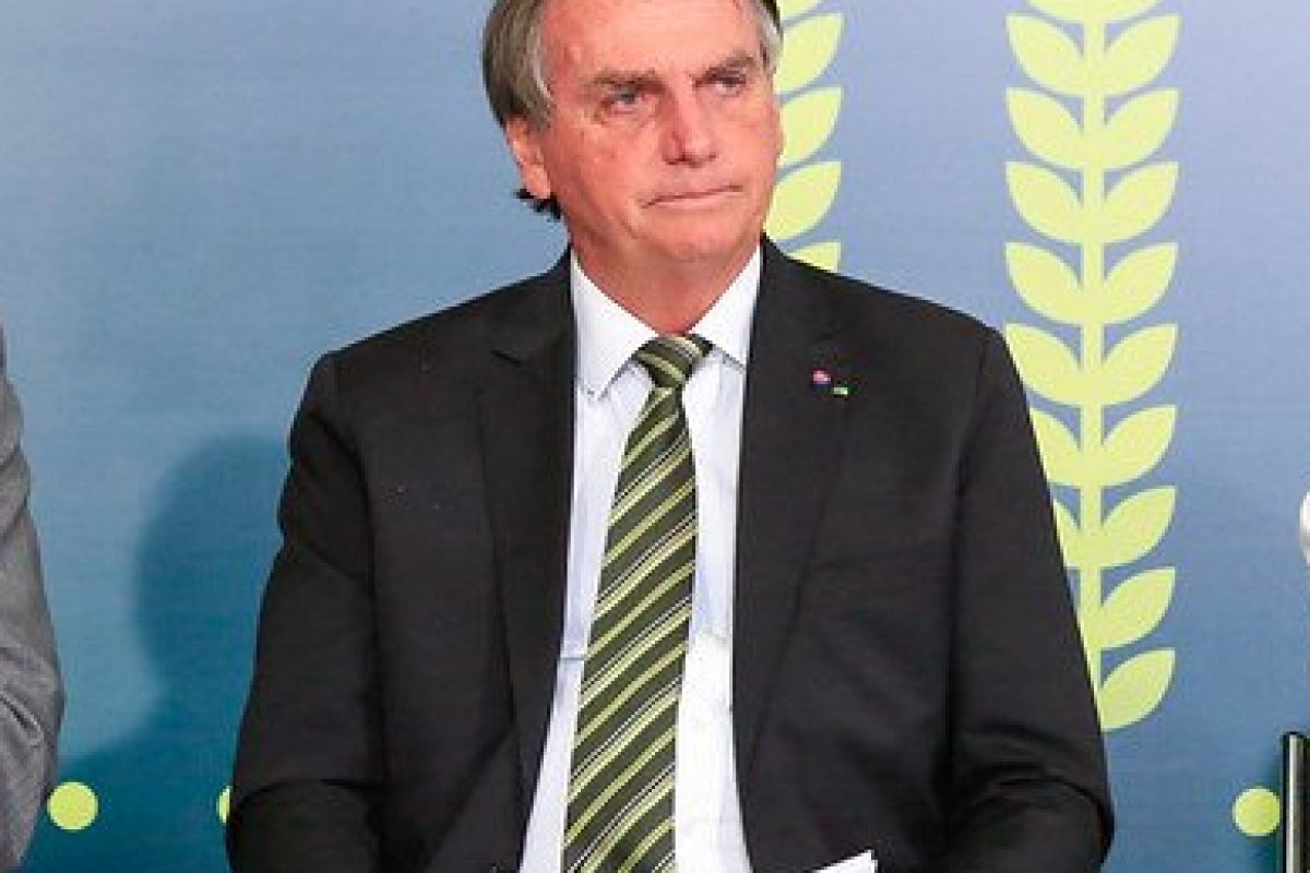 Procuradora protocola no STF queixa-crime contra Bolsonaro por calúnia