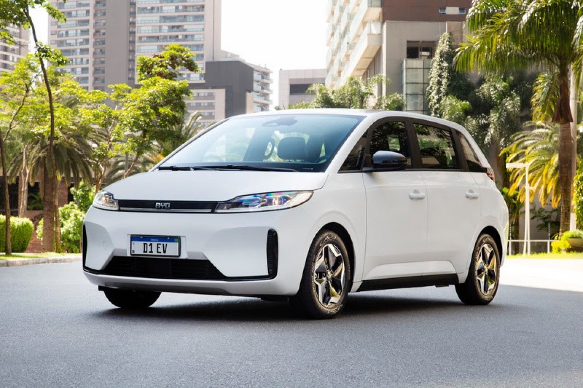 BYD lança minivan elétrica com foco corporativo por R$ 269,9 mil