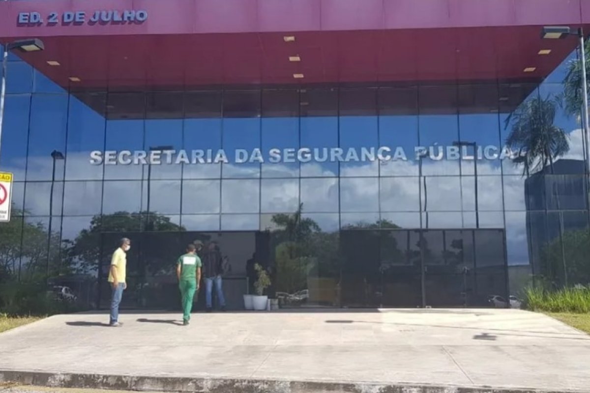 Mais de 50 policiais são exonerados de cargos da SSP pelo governo da Bahia