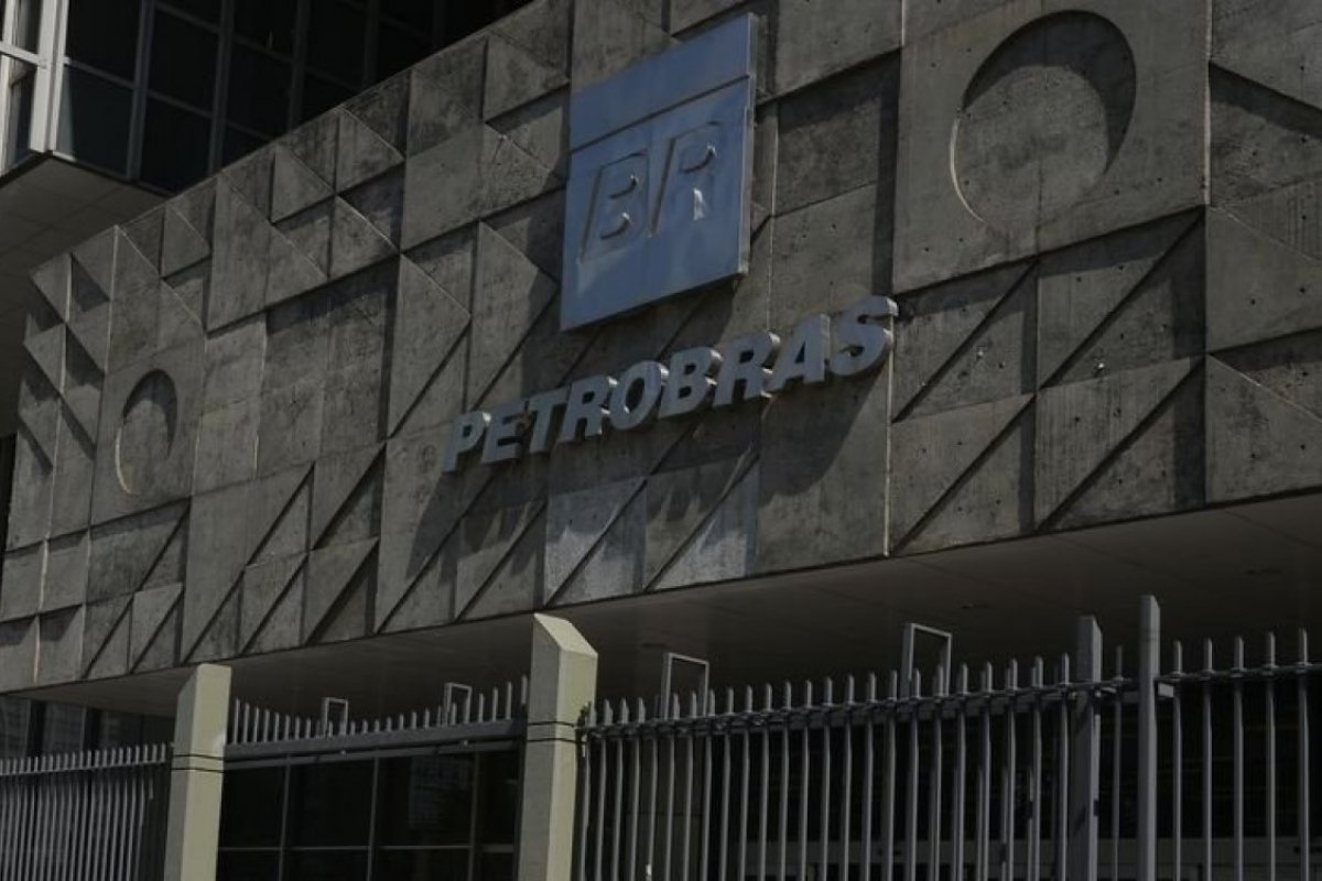 Petrobras é líder em derramamento de óleo desde 2012