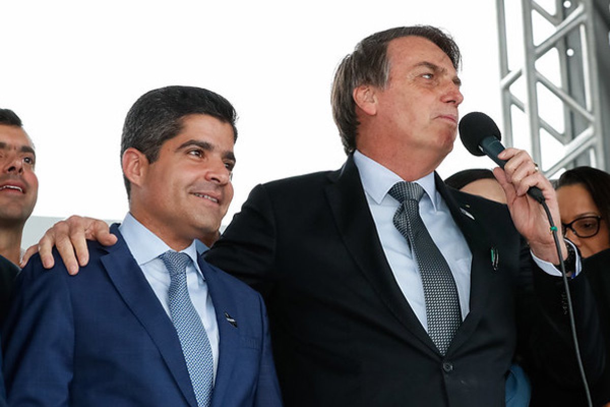 TRE proíbe PT de associar imagem de ACM Neto à Bolsonaro