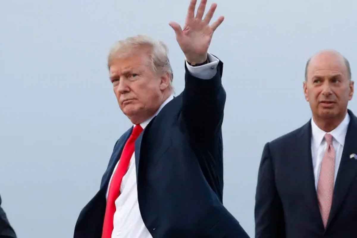 Embaixador americano da UE declara ter condicionado ajuda à Ucrânia