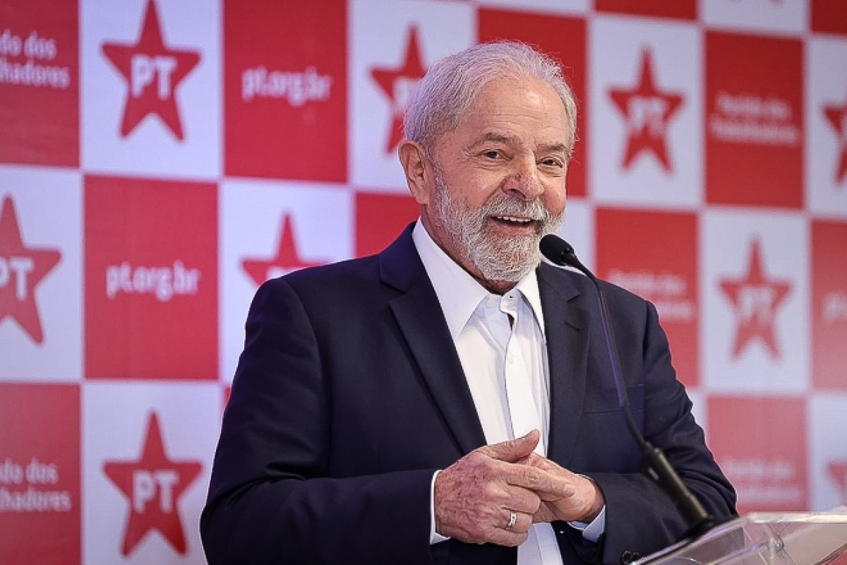 Líderes do MDB discutem apoio à pré-candidatura de Lula (PT) à Presidência