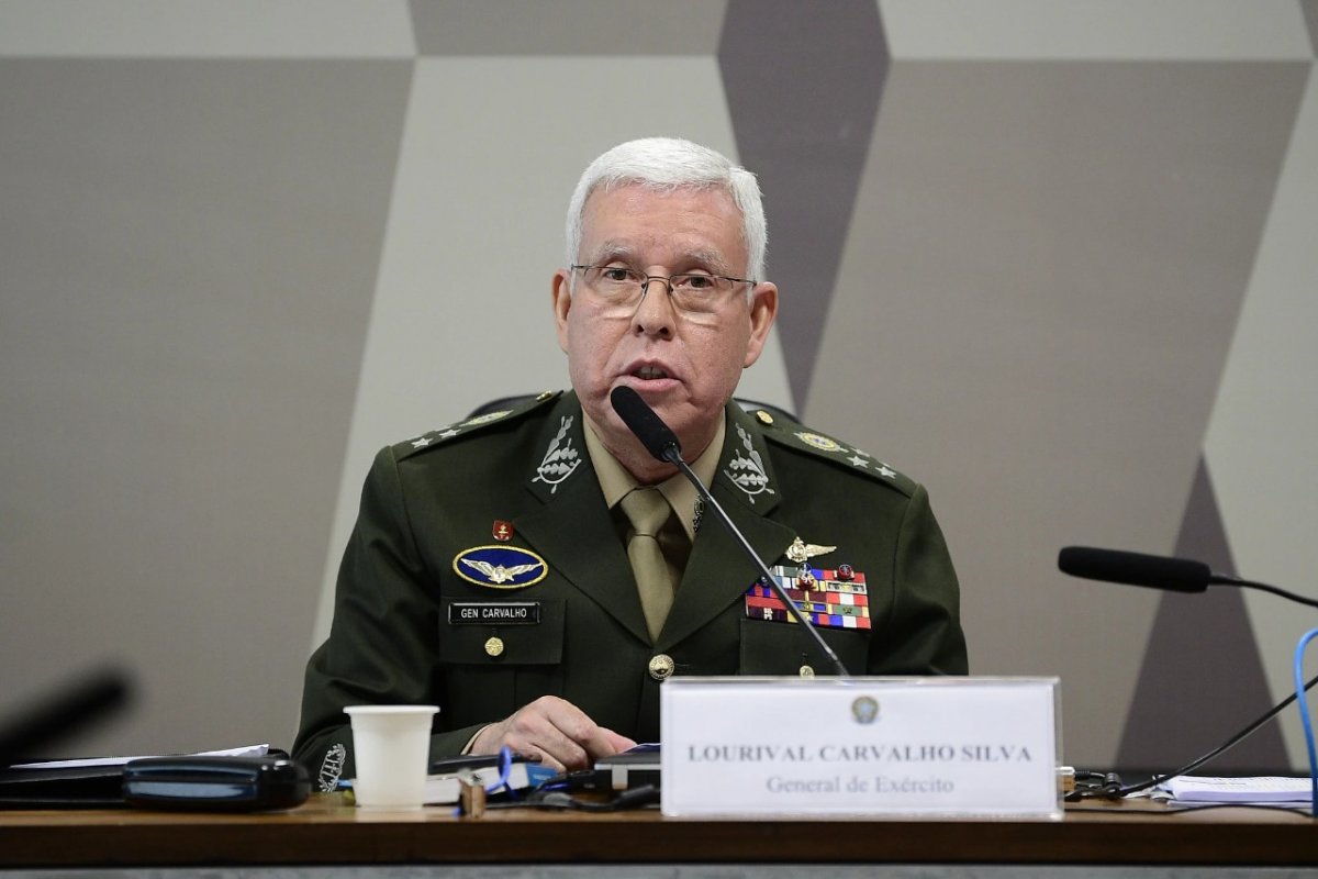 Bolsonaro nomeia nº 2 do Exército ao cargo de ministro do Superior Tribunal Militar