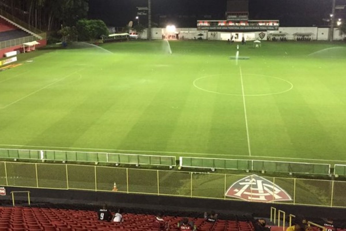 Vitória goleia Brasil de Pelotas e se afasta do Z-4