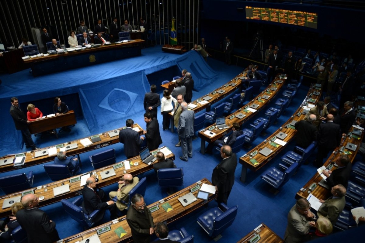 Com mortes por Covid e licenças para eleição, suplentes representam 20% das cadeiras no Senado