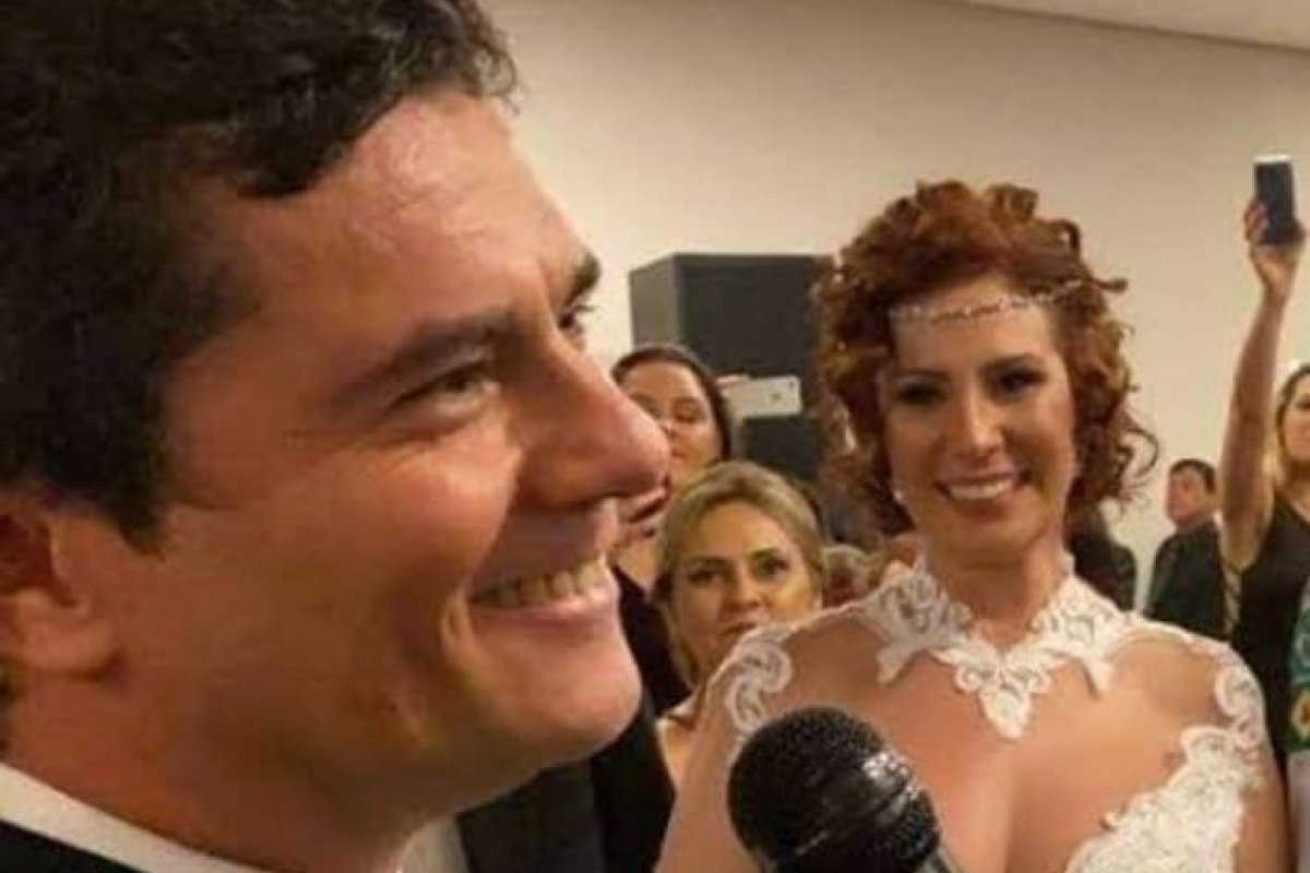 Em tom irônico, Carla Zambelli publica foto com Moro no 'Dia do Amigo'