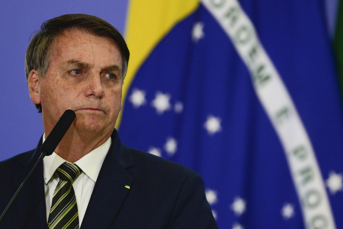 Em resposta à Zelensky, Bolsonaro defende neutralidade em conflito com a Rússia: "Estou do lado da paz"