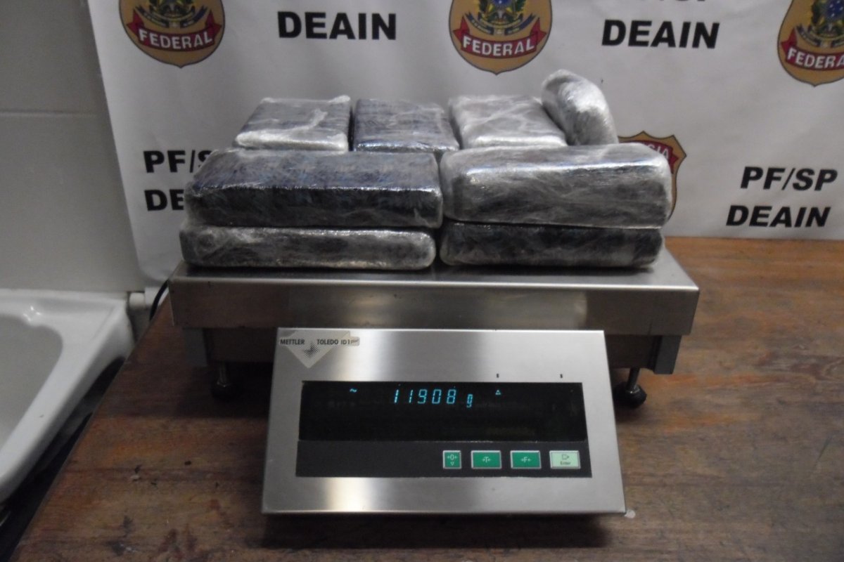 Operação da PF no Alphaville, em Salvador, mira o tráfico de drogas