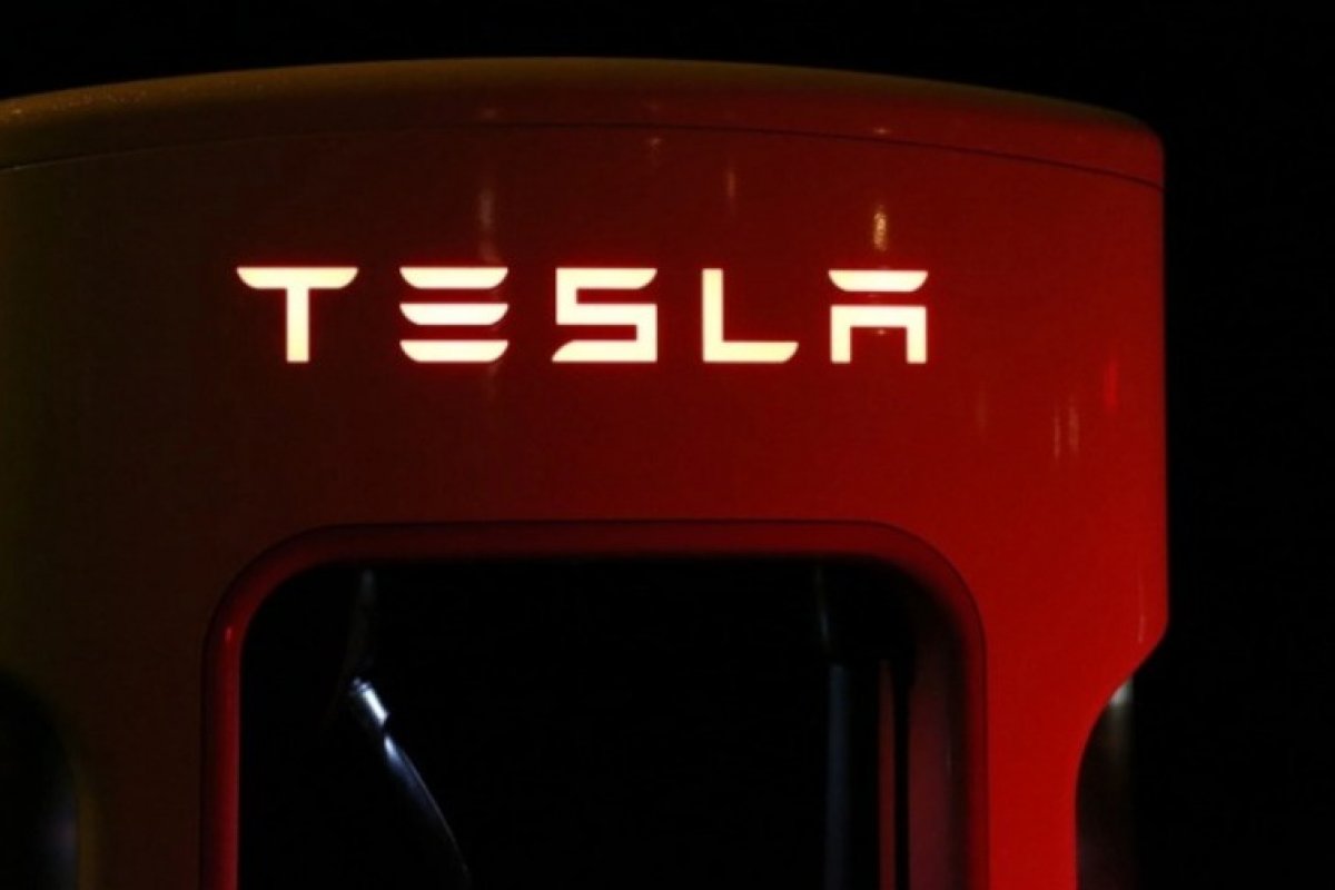 Tesla vende 75% das reservas em Bitcoin por R$ 5 bilhões