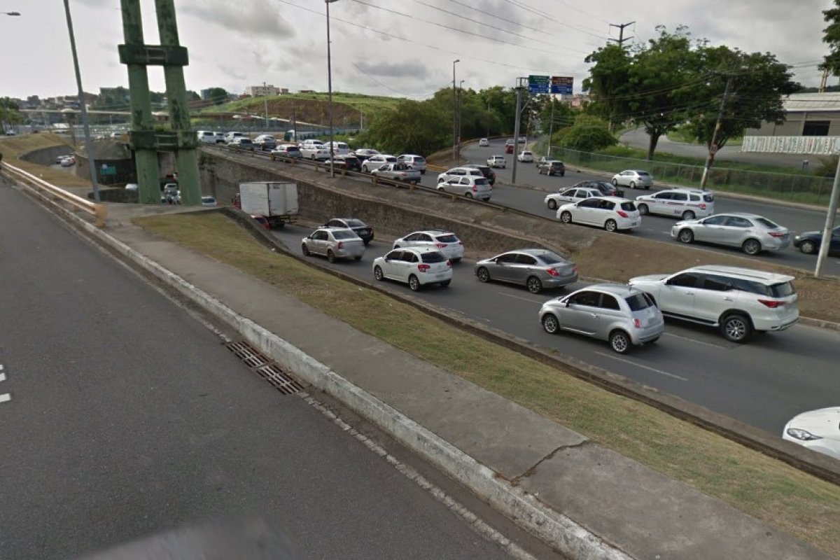 Acidente deixa um morto e duas mulheres feridas em Salvador