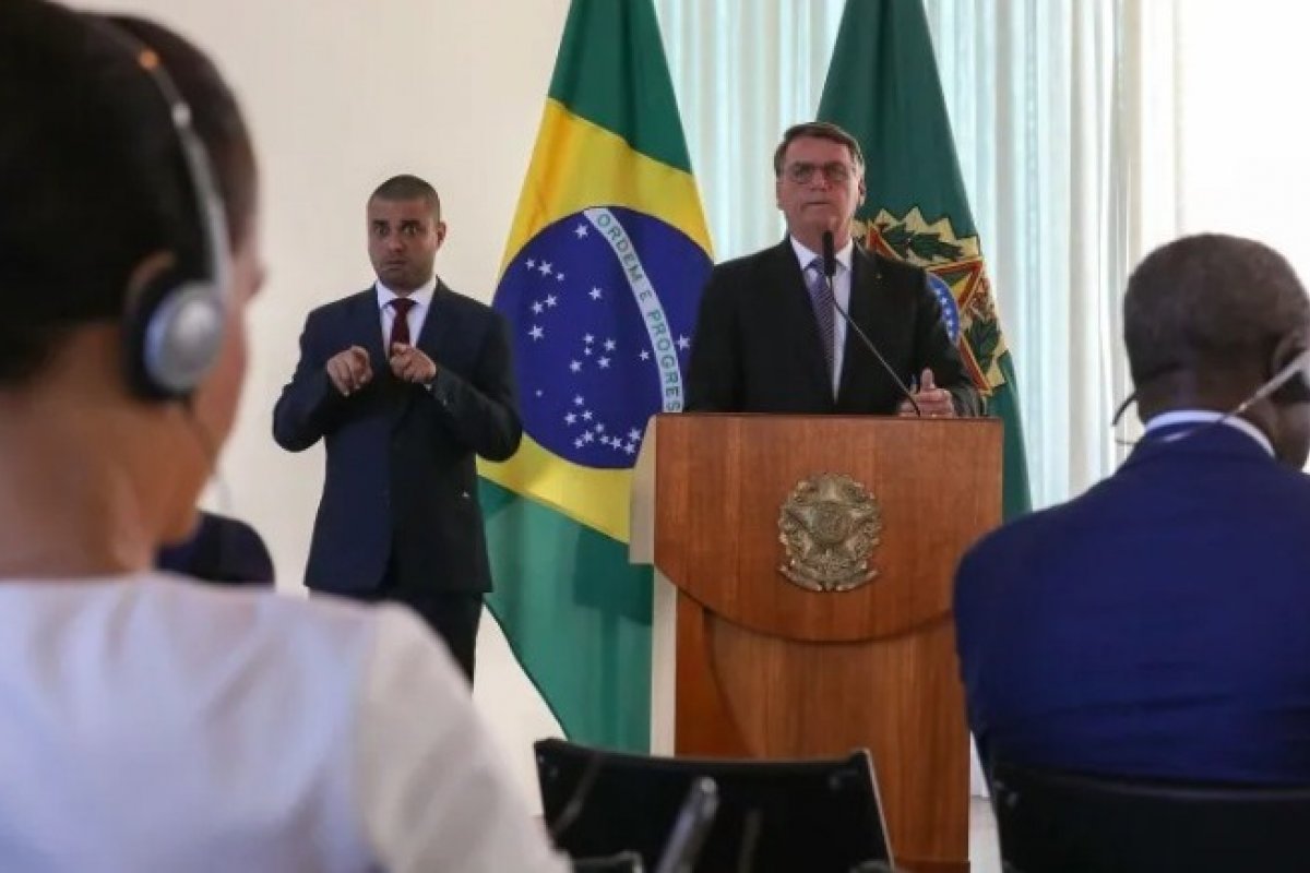 Vídeo de encontro de Bolsonaro com embaixadores não será removido, afirma YouTube