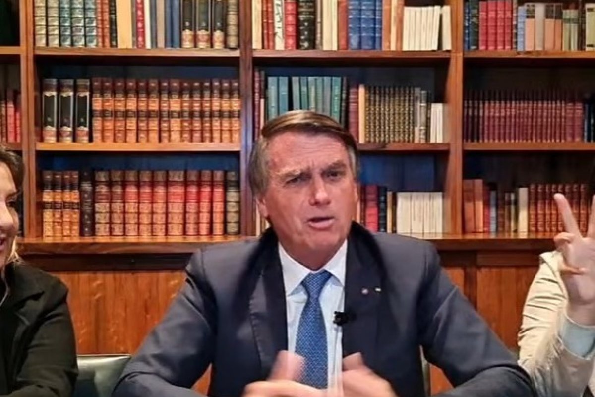 Mais de 30 vídeos do canal de Bolsonaro foram removidos pelo Youtube