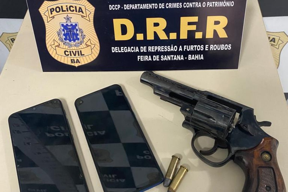 Jovem de 20 anos é preso após roubar moto e celular em Conceição da Feira (BA)