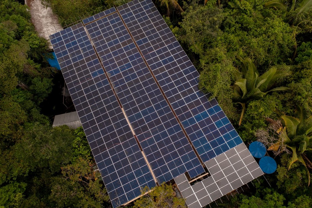 Hotel na Amazônia investe milhões em usina solar para se tornar 100% sustentável!