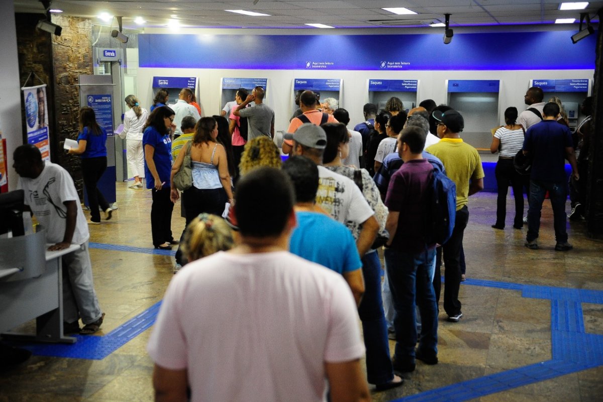 Auxílio Brasil: fila de espera chegou a 1.568.728 famílias em julho