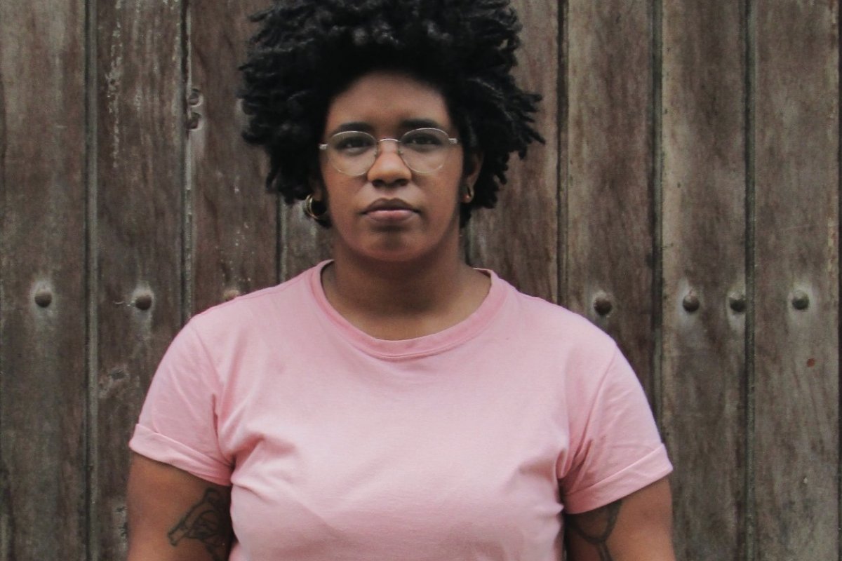 Jann Souza se apresenta no concurso Canta Caras e Bocas