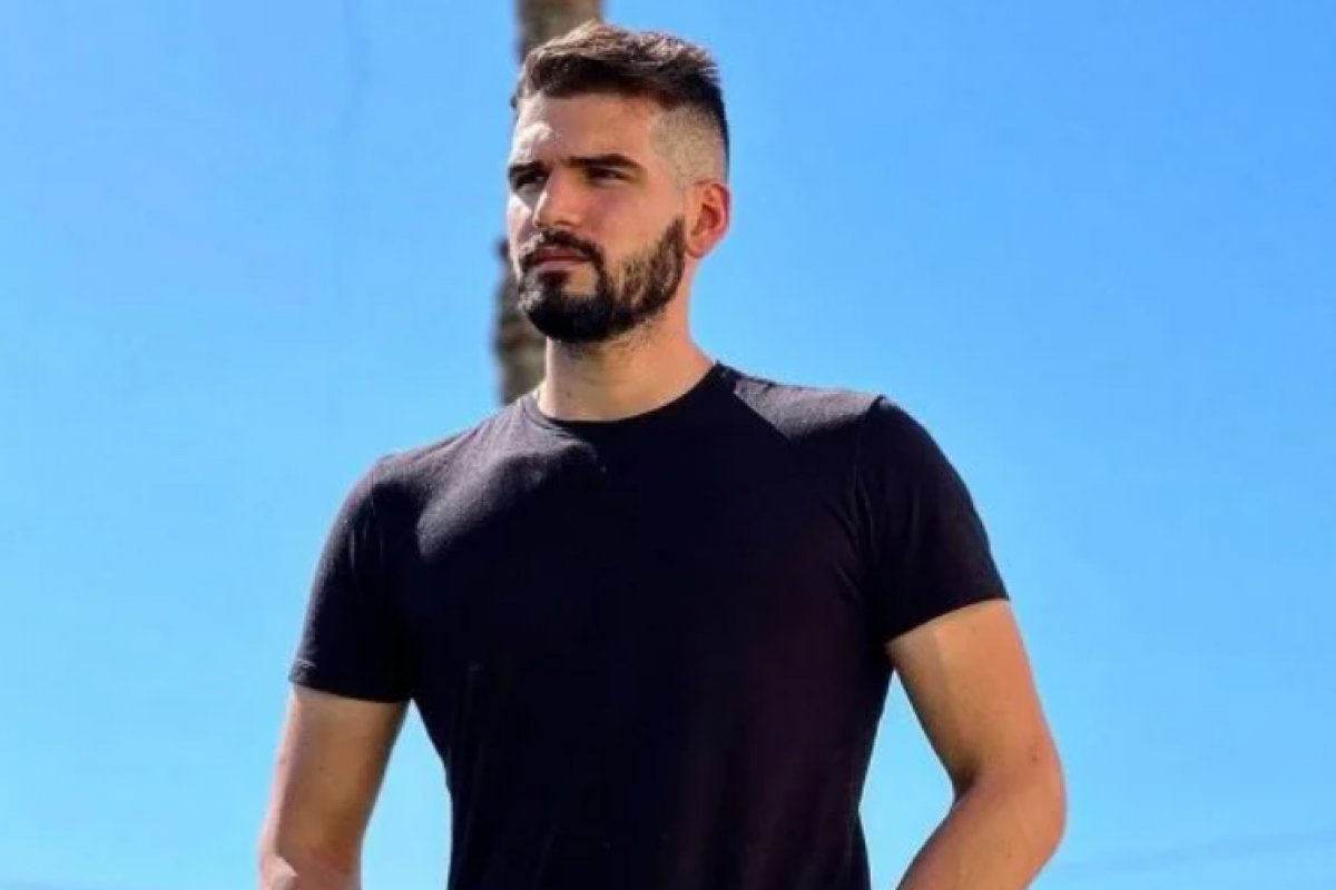 Band demite repórter que anunciou morte de bandidos com música da Xuxa