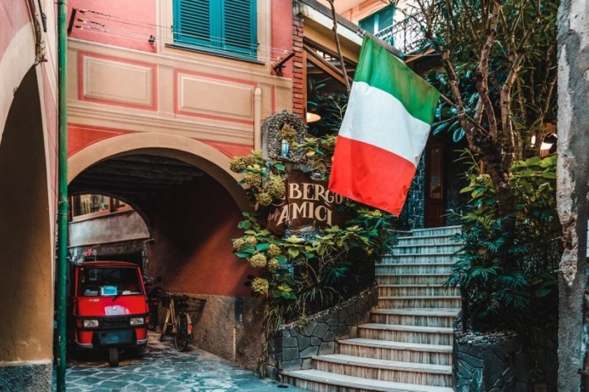 Ladrões devolvem relógio roubado após perceberam que objeto era falso