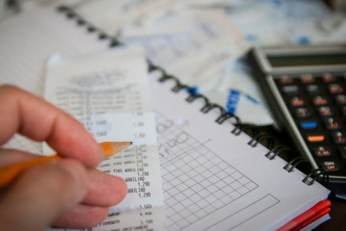 Quatro em cada dez brasileiros estão inadimplentes, diz pesquisa