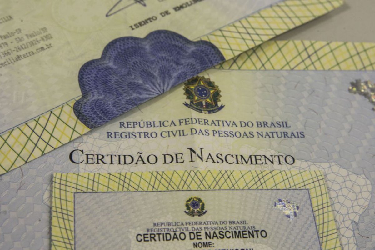 Brasil registra o maior número de bebês sem o nome do pai na certidão desde 2018