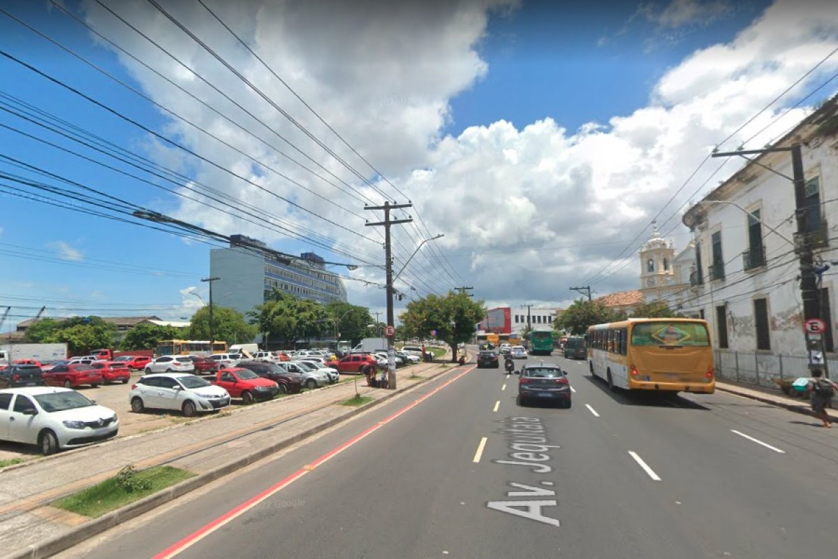 Motociclista morre após colidir contra um carro de passeio próximo à Feira de São Joaquim