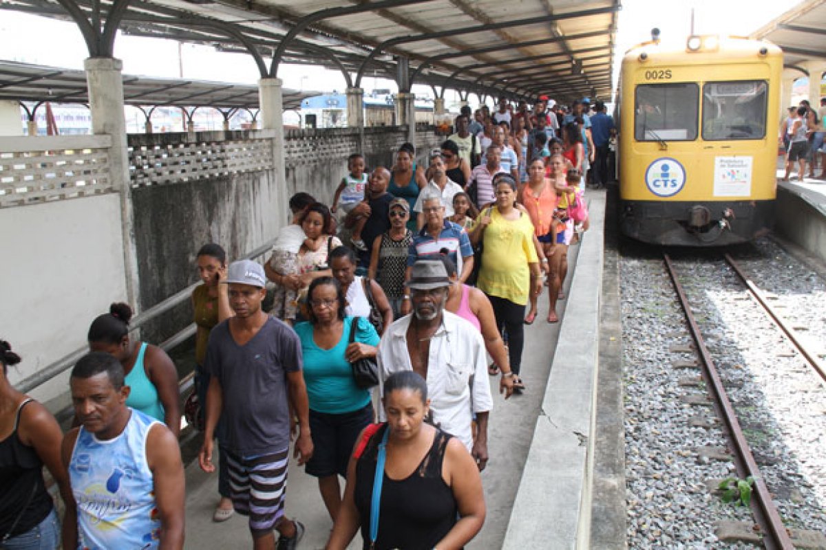 Sistema ferroviário de Salvador tem funcionamento suspenso após quebra de trem