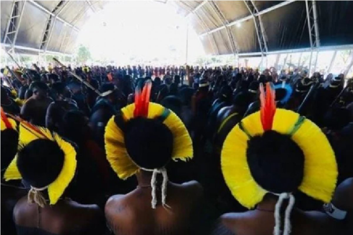 Baixo investimento em transporte aéreo para emergência afeta 400 mil indígenas