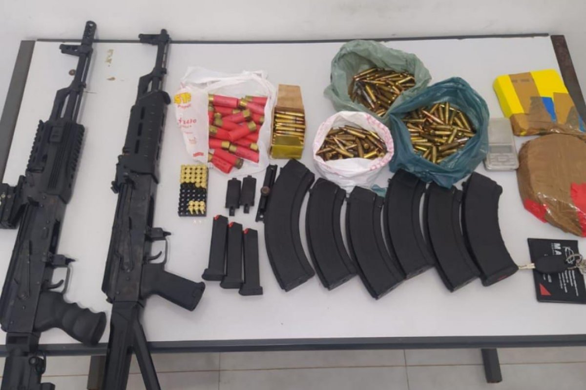 Rondesp Oeste apreende dois fuzis russos modelo AK-47 em Barreiras