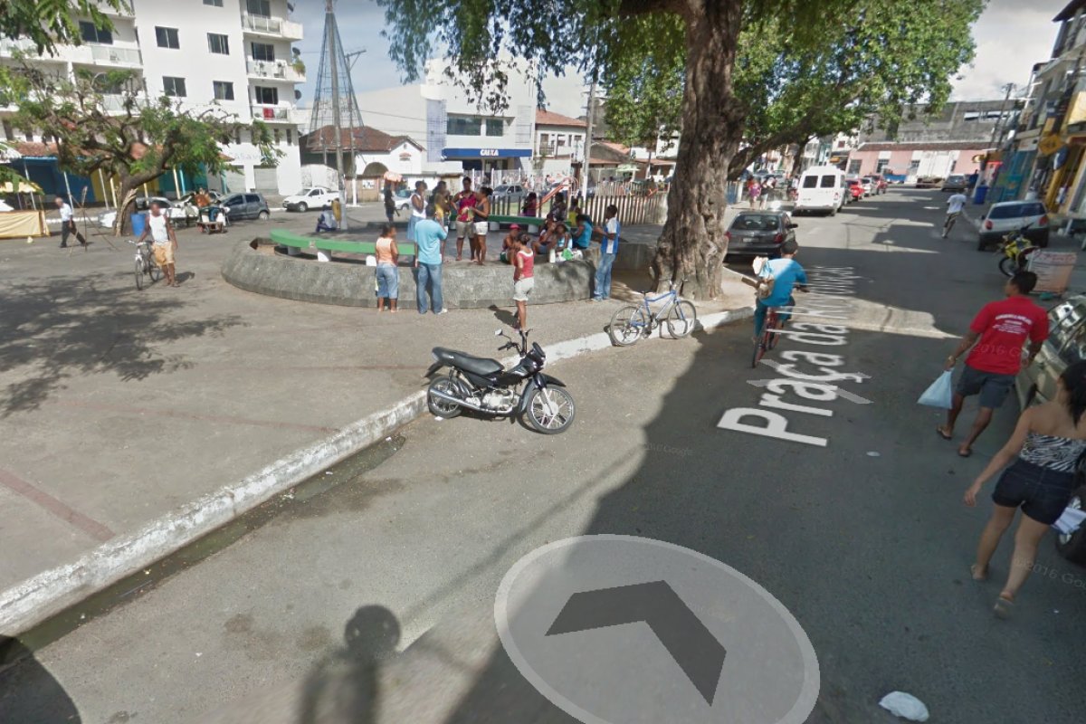  Itinerante disponibiliza atendimentos na Praça da Revolução 