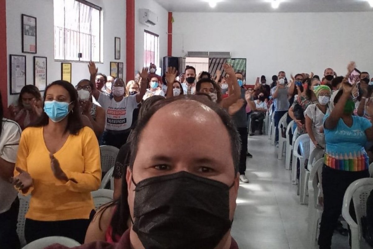 Professores da rede municipal de Camaçari retornam às salas após greve
