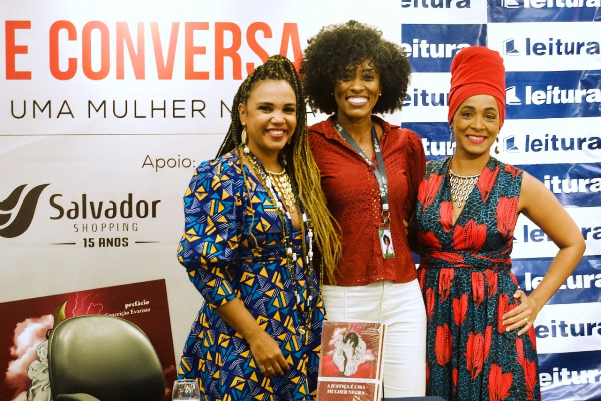 Juristas negras lançam livro com roda de conversa no Salvador Shopping!