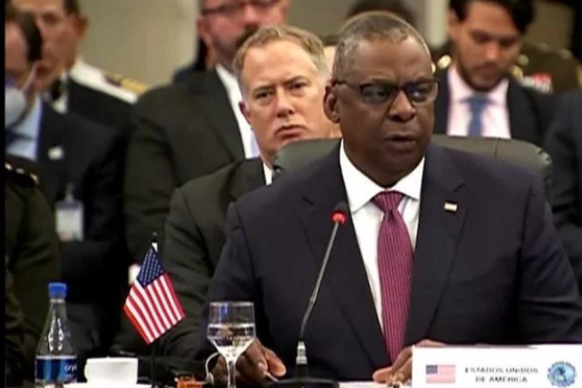 EUA esperam eleições brasileiras "limpas e justas", afirma secretário de Defesa americano