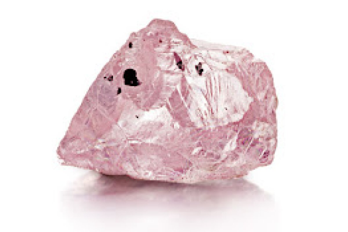 Raro diamante rosa de 170 quilates é encontrado em Angola
