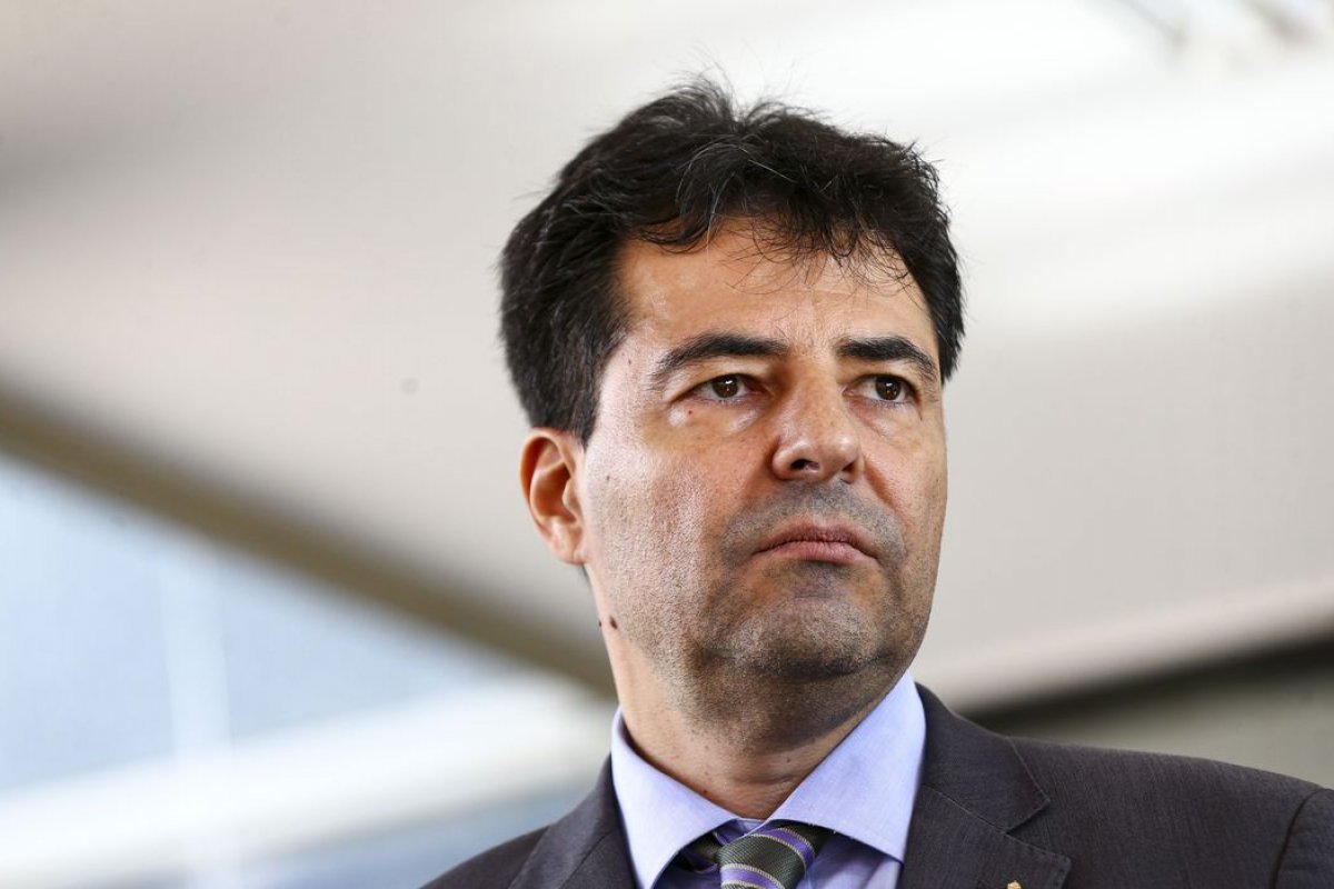 MME entregará 10 projetos de lei ao próximo governo, diz Sachsida