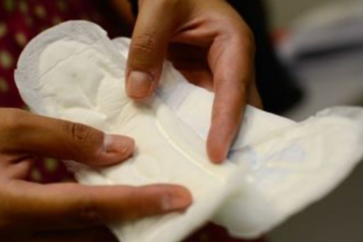 Vacinas contra covid-19 podem alterar ciclo menstrual, aponta estudo